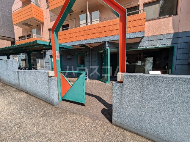 19/22 エントランス