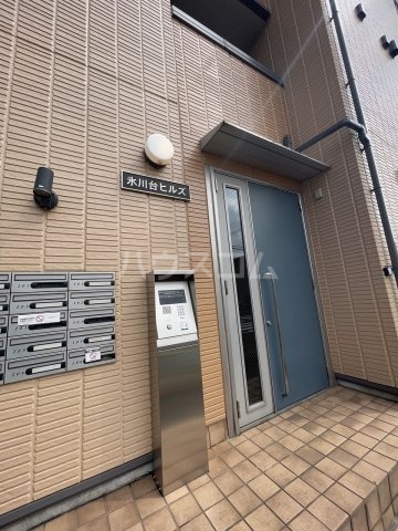 21/30 エントランス