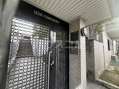 24/30 エントランス