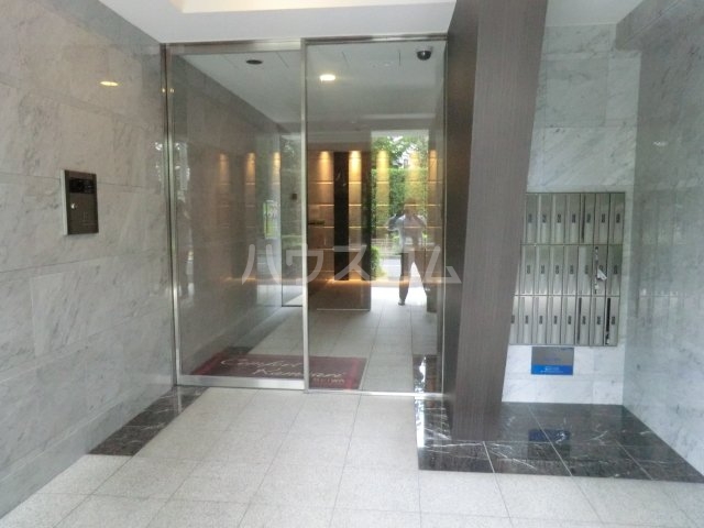 22/30 エントランス