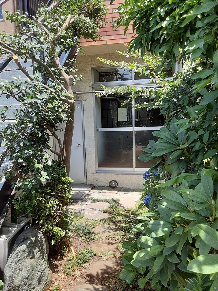 19/27 エントランス