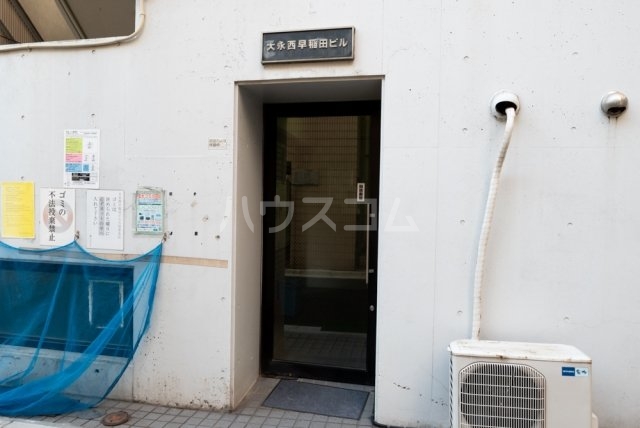 23/30 エントランス