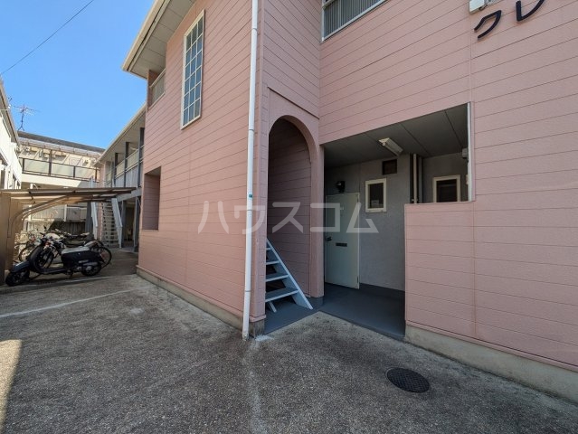 23/30 エントランス