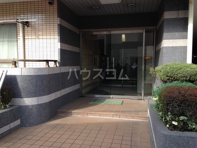 22/26 エントランス