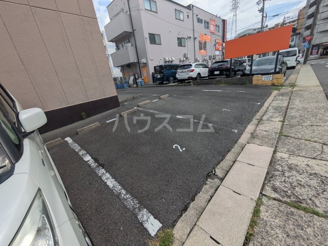 2/4 駐車場