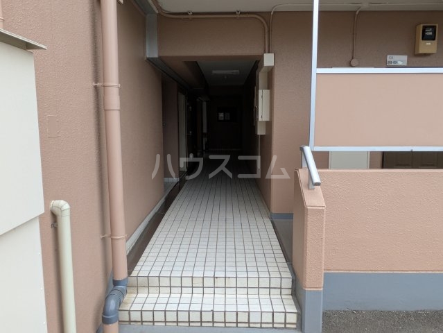 22/30 エントランス