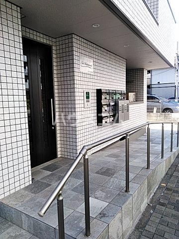 2/3 エントランス