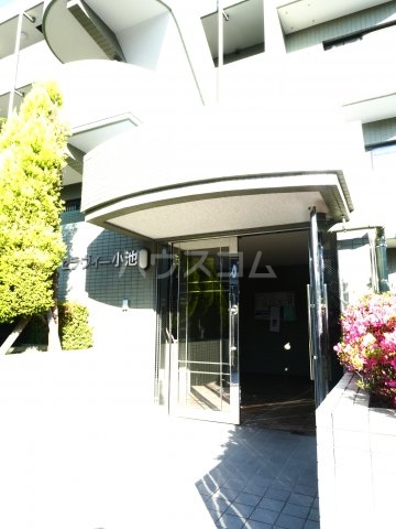 22/30 エントランス