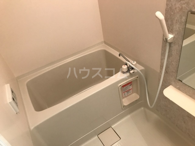 13/27 浴室