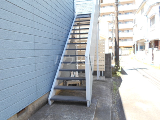 25/30 エントランス