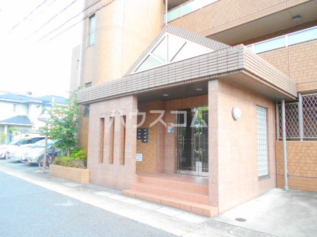 22/30 エントランス