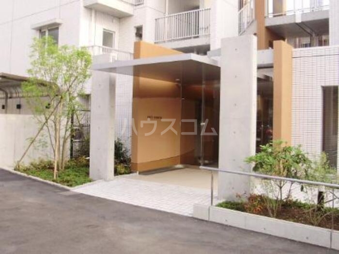 16/27 エントランス