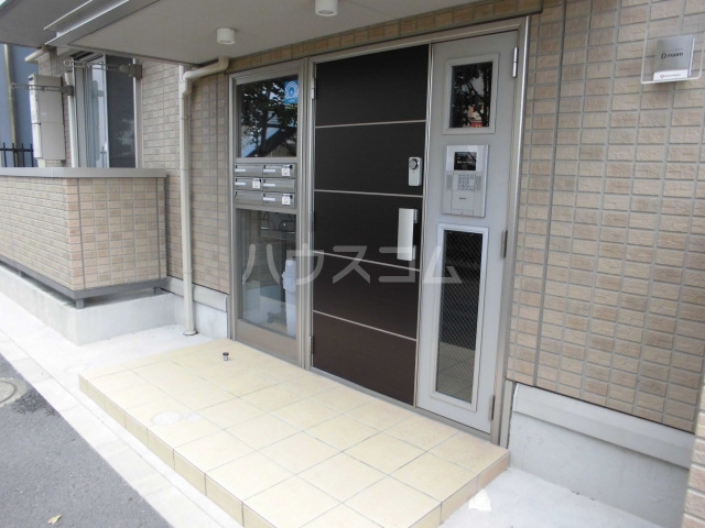 2/3 エントランス