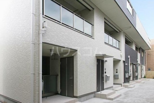 17/17 エントランス