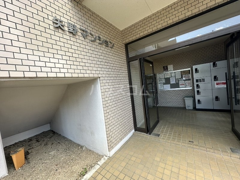 21/28 エントランス