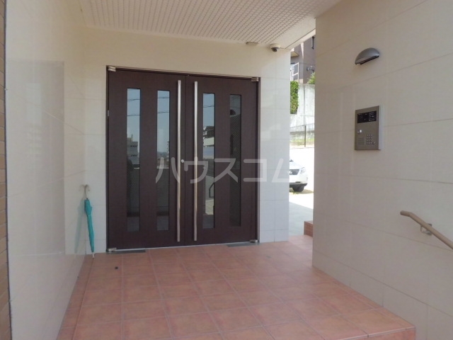 21/26 エントランス