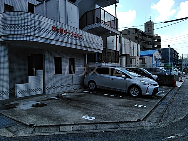 24/25 駐車場