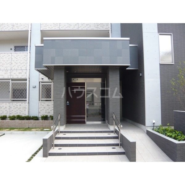 14/19 エントランス