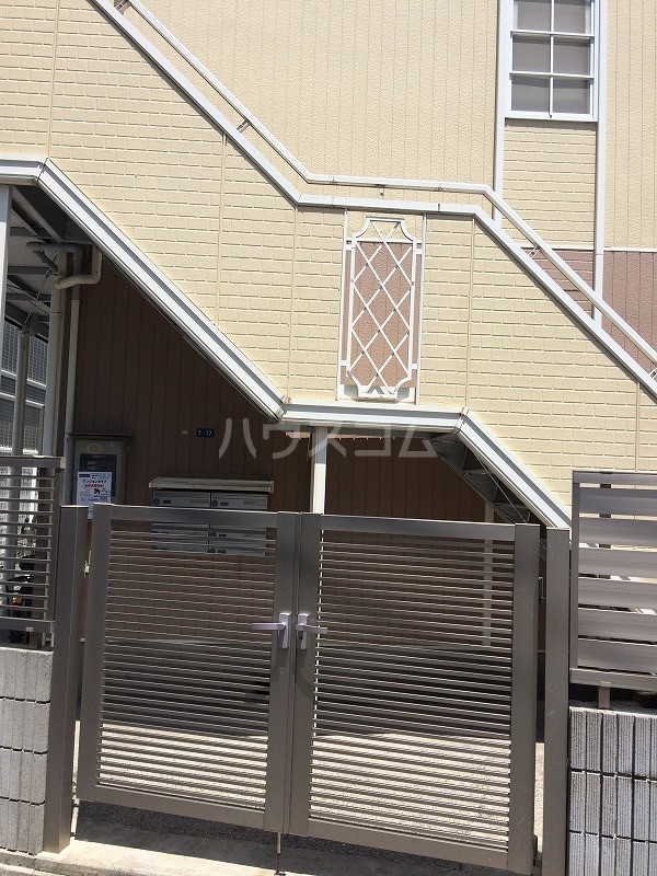 21/29 エントランス