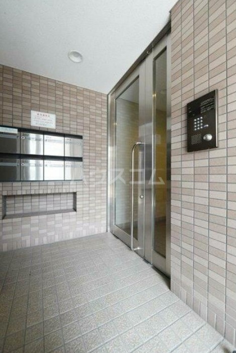 25/30 エントランス