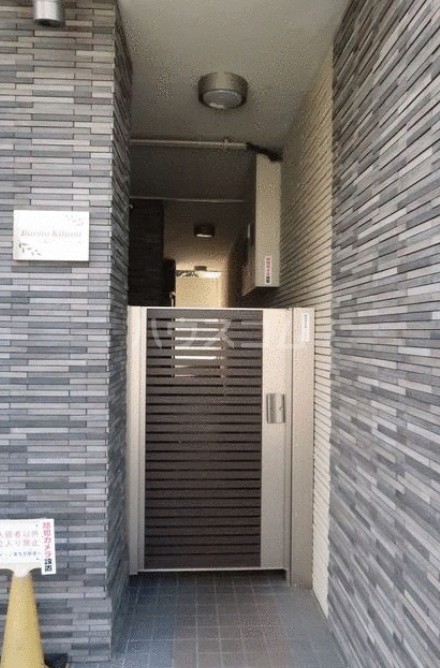 16/26 エントランス