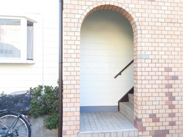 22/28 エントランス