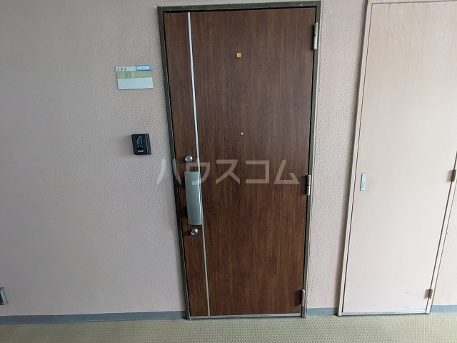 29/30 エントランス