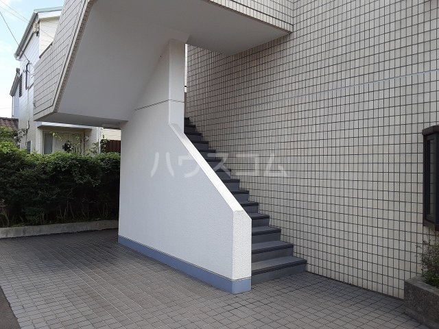 2/13 エントランス