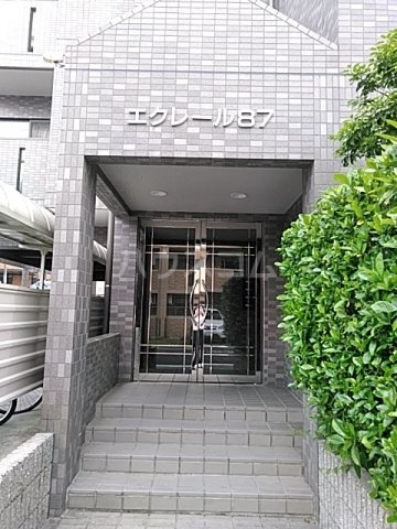 27/30 エントランス