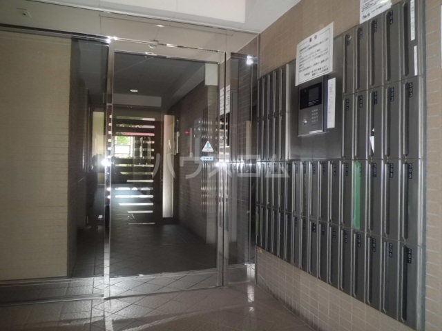 18/29 エントランス