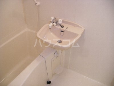 13/30 浴室