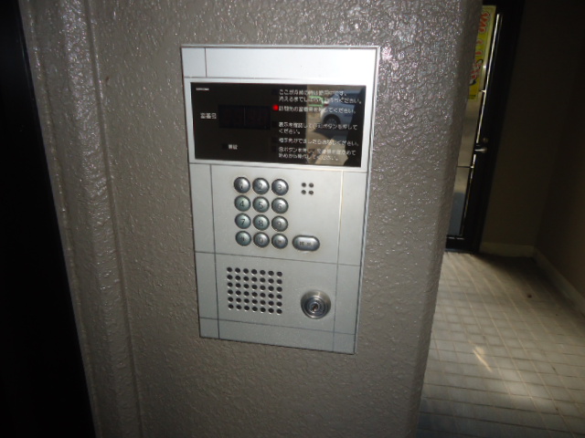 21/25 エントランス