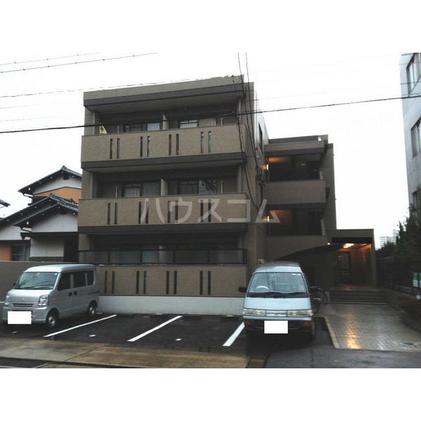 14/18 エントランス