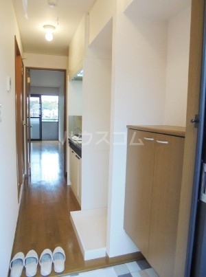 23/30 エントランス