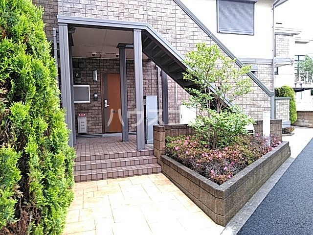 24/29 エントランス