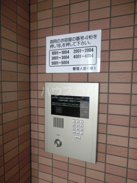 21/29 エントランス