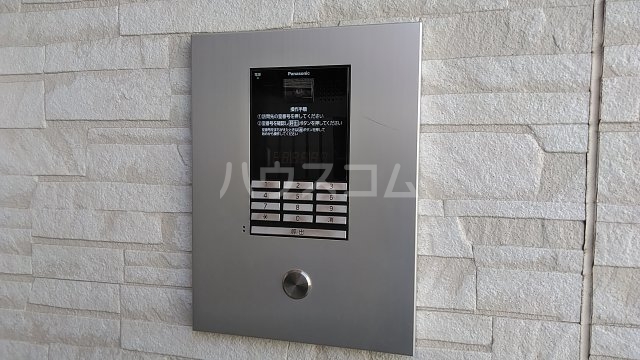 23/26 エントランス