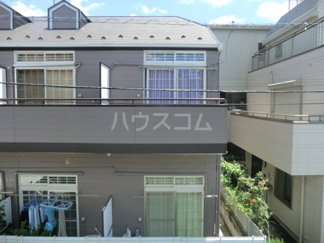 23/30 エントランス