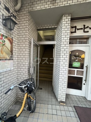 26/30 エントランス