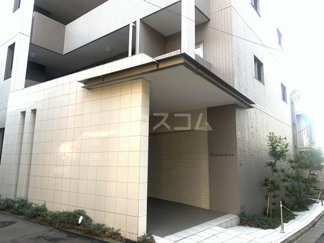 2/5 エントランス