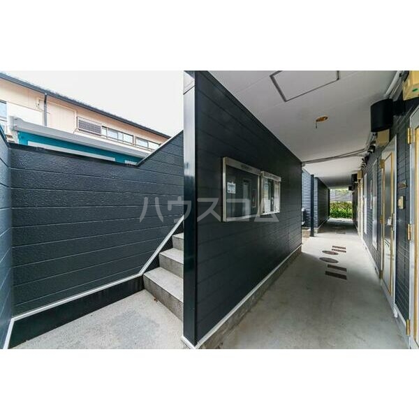 14/23 エントランス