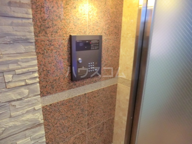 22/30 エントランス