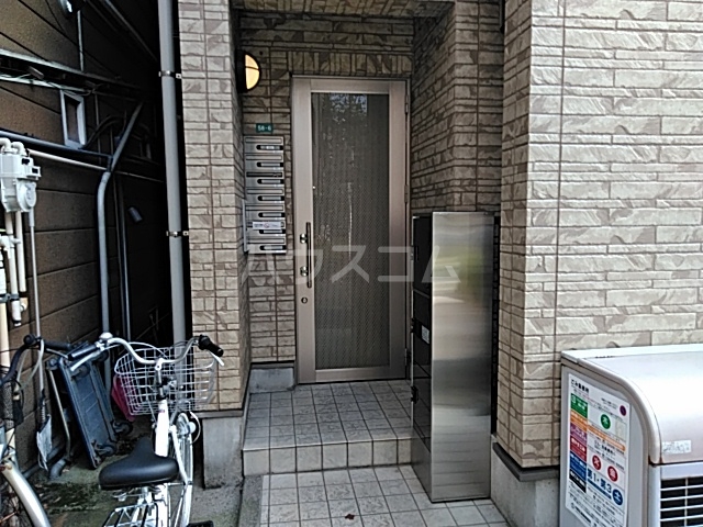 22/30 エントランス