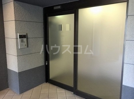 21/30 エントランス