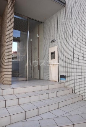 19/23 エントランス