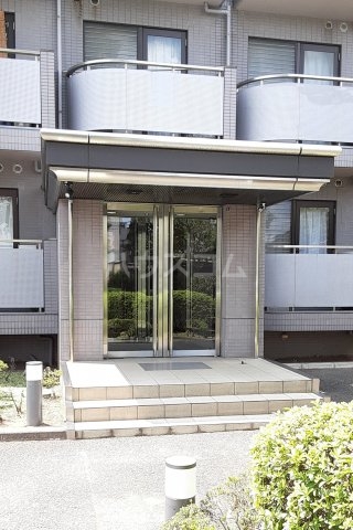 28/30 エントランス