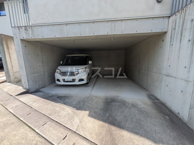 2/3 駐車場