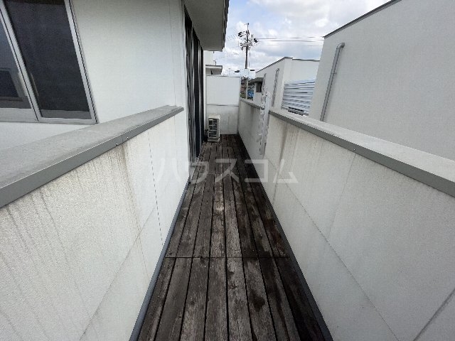 20/28 バルコニー