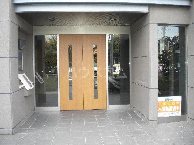 18/30 エントランス