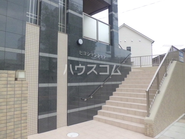 18/24 エントランス